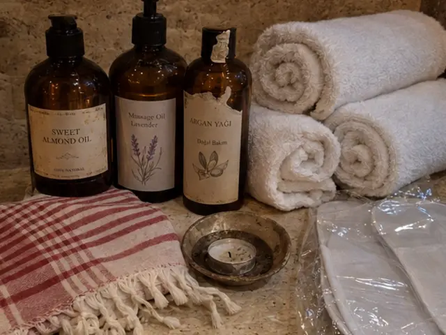 Tatlı badem ve argan yağı, havlular ve peştemal — Tarabya, Masaj Salonun